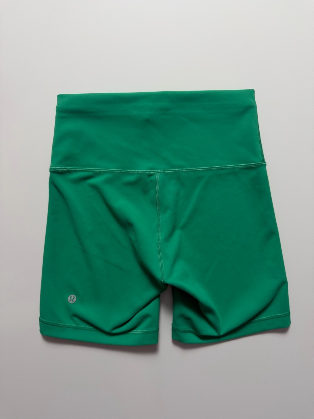 Lululemon Wunder Train High-Rise Shorts 6”, Size 6